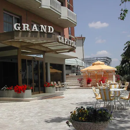 G. Hotel Capitol-3
